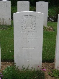 Honnechy British Cemetery - Thorpe, F