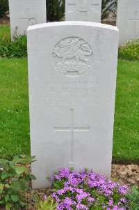 Honnechy British Cemetery - Turton, Wilfred