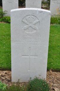 Honnechy British Cemetery - Unsworth, C