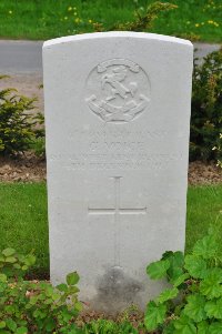 Honnechy British Cemetery - Voice, G