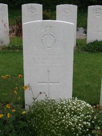 Honnechy British Cemetery - Williams, E W