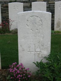 Honnechy British Cemetery - Young, David