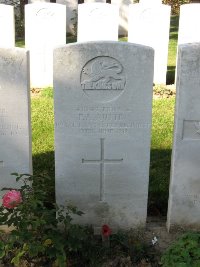 Houchin British Cemetery - Austin, F A