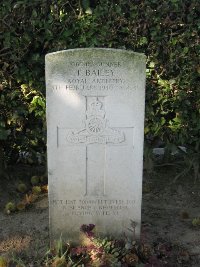 Houchin British Cemetery - Bailey, Thomas