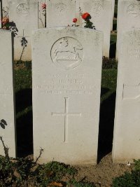 Houchin British Cemetery - Baines, A