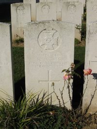 Houchin British Cemetery - Bass, R N