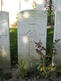 Houchin British Cemetery - Baynham, Percy Frank