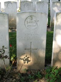 Houchin British Cemetery - Belton, P