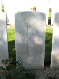 Houchin British Cemetery - Booth, Frank