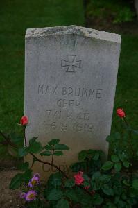 Houchin British Cemetery - Brumme, Max