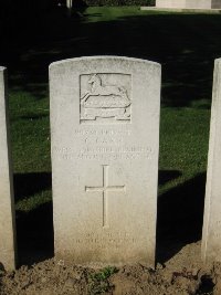 Houchin British Cemetery - Carr, C