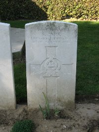 Houchin British Cemetery - Carr, S