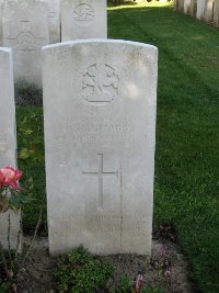 Houchin British Cemetery - Cartridge, Philip