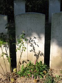 Houchin British Cemetery - Chatfield, Sidney