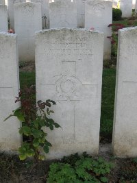 Houchin British Cemetery - Chatfield, T