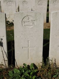 Houchin British Cemetery - Cooke, M D