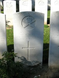 Houchin British Cemetery - Cuthbert, J