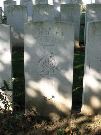 Houchin British Cemetery - Darbyshire, J