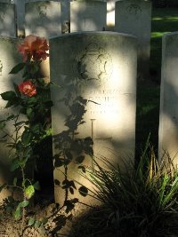 Houchin British Cemetery - Davies, A F