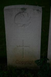 Houchin British Cemetery - Daze, G A