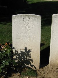 Houchin British Cemetery - Dempsey, P W