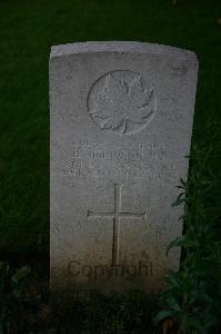 Houchin British Cemetery - Dickinson, Harold