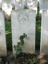 Houchin British Cemetery - Doe, Percival