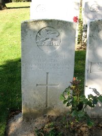 Houchin British Cemetery - Donohue, James