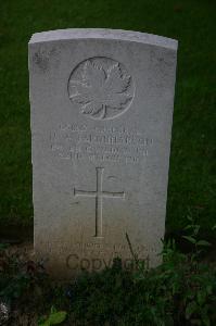 Houchin British Cemetery - Farquharson, Norman W.