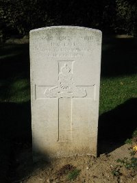 Houchin British Cemetery - Faux, B J