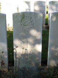 Houchin British Cemetery - Fellows, J T