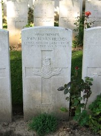 Houchin British Cemetery - Fielden, John Bevan