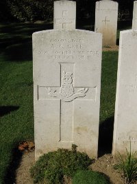 Houchin British Cemetery - Gale, A C