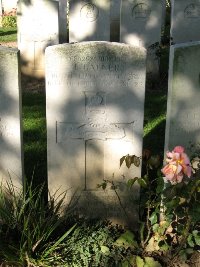 Houchin British Cemetery - Garner, J