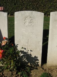 Houchin British Cemetery - Gates, William Henry