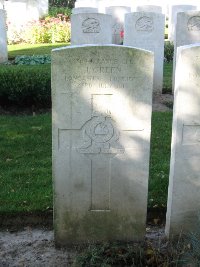 Houchin British Cemetery - Green, J