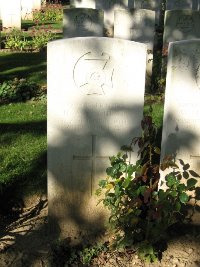 Houchin British Cemetery - Guest, H A S