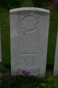 Houchin British Cemetery - Hardee, W E