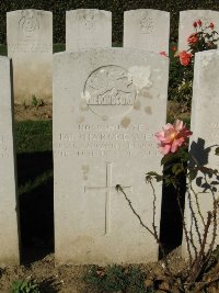 Houchin British Cemetery - Hargreaves, Ian