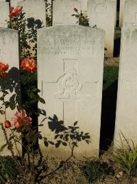 Houchin British Cemetery - Harling, Arthur