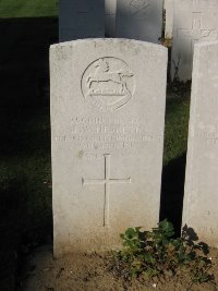 Houchin British Cemetery - Hesketh, John William