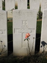 Houchin British Cemetery - Hitchen, J H