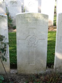 Houchin British Cemetery - Homan, M