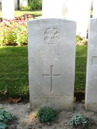 Houchin British Cemetery - Howitt, J R