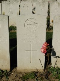 Houchin British Cemetery - Johnson, J