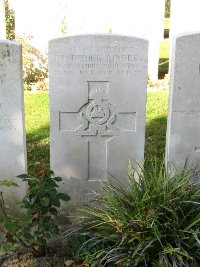 Houchin British Cemetery - Kinder, Frederick