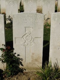 Houchin British Cemetery - Knight, J E