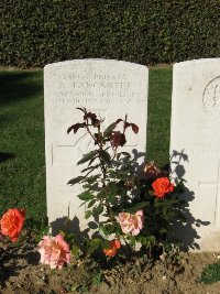 Houchin British Cemetery - Lancaster, Albert