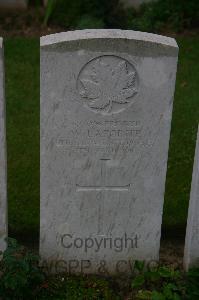 Houchin British Cemetery - Lapointe, W