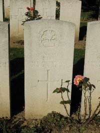 Houchin British Cemetery - Lee, F